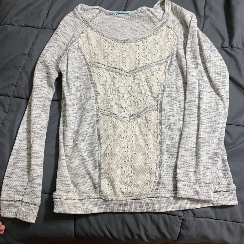 Gray sweatshirt